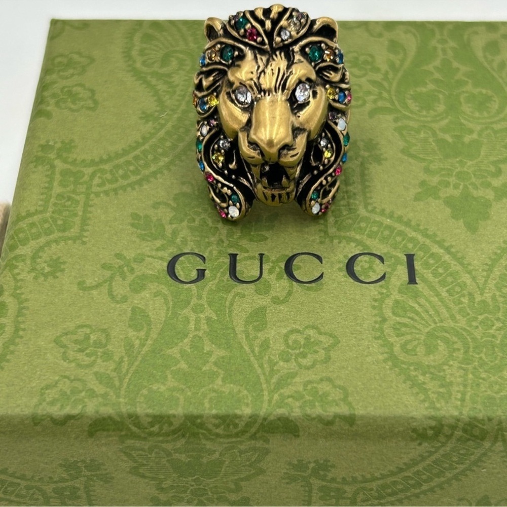 Women’s Gucci lion head motif multicolor Stone ring size 5 made in Italy - Picture 2 of 9